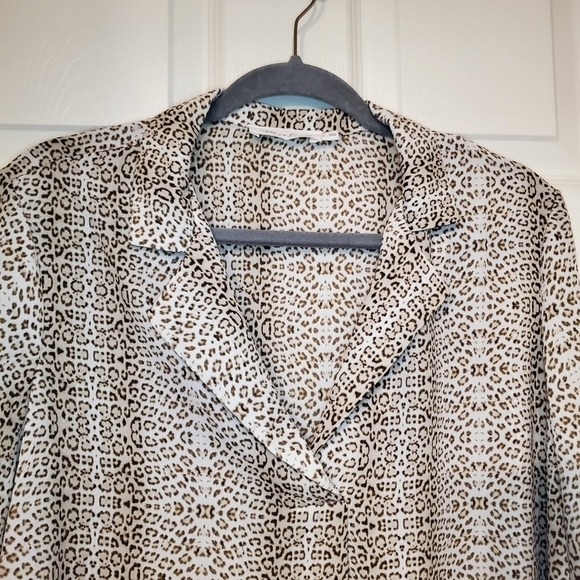 All in Favor Animal Print Blouse Sz L - Picture 3 of 8